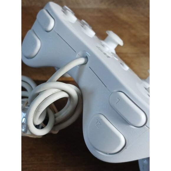 Nintendo Wii Pro Controller Classic White RVL-005 OEM Tested Working - Picture 8 of 8